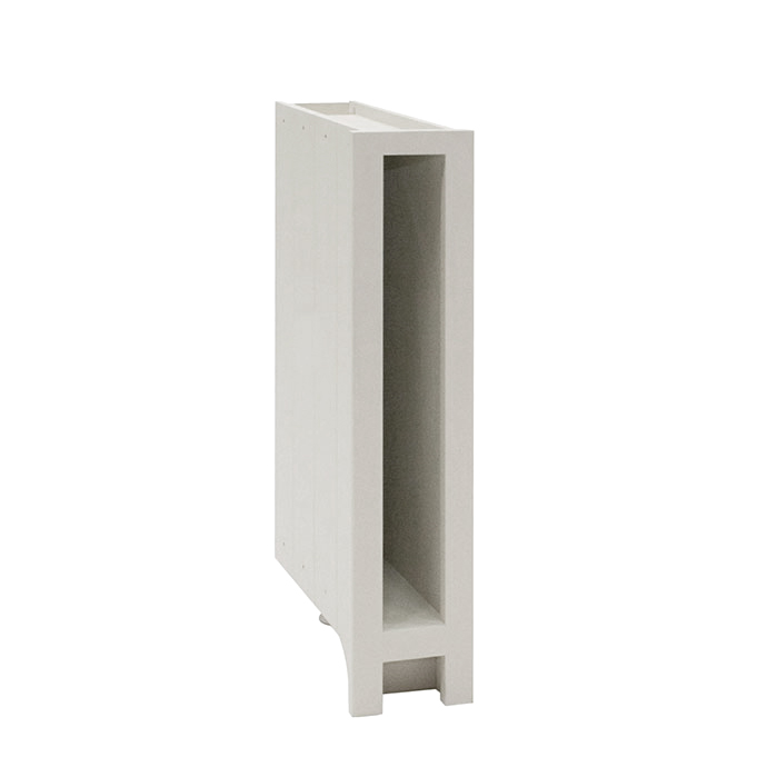 Schmaler weißer Hochschrank aus Holz für Küche oder Bad, modernes Design Weißer, schmaler Hochschrank aus Holz mit offenem Fach, ideal als Stauraum in Küche oder Badezimmer