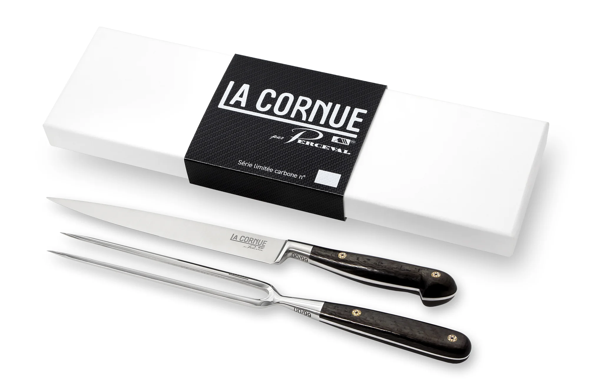 La Cornue Messer- und Gabel-Set aus Carbonstahl, limitierte Edition von Perceval in Geschenkbox Limitierte La Cornue Geschenkbox mit Messer und Fleischgabel aus Carbonstahl von Perceval, edle Küchenutensilien mit dunklem Griff