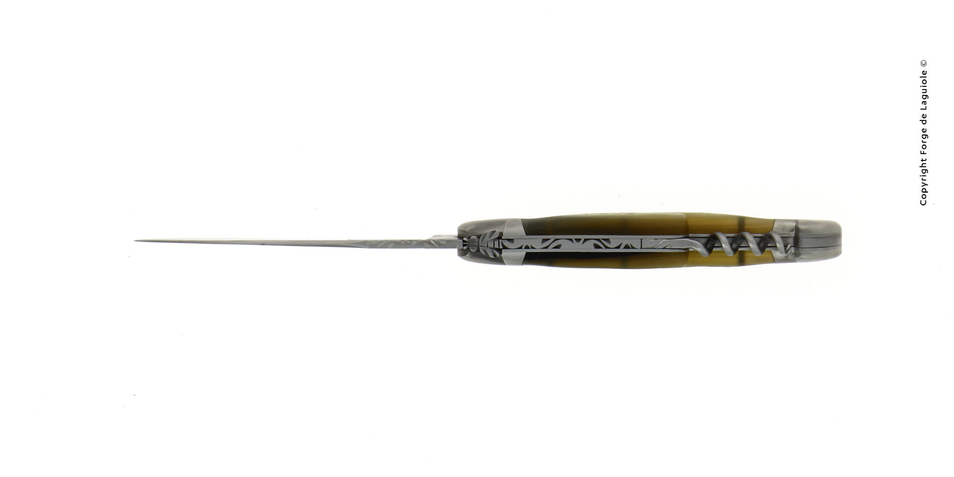 Laguiole Taschenmesser mit verziertem Rücken und Korkenzieher, seitliche Ansicht Seitliche Ansicht eines Laguiole Taschenmessers mit verziertem Rücken und integriertem Korkenzieher auf weißem Hintergrund