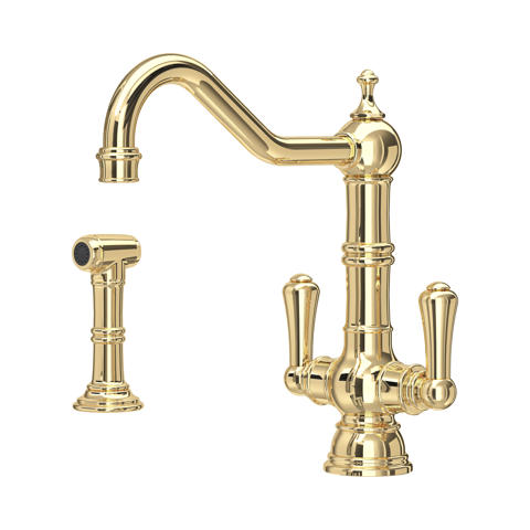 Goldene Küchenarmatur aus poliertem Messing, klassischer Zweigriffmischer mit hohem Schwanenhals-Auslauf und seitlicher Handbrause; hochwertig, Retro-/Landhaus-Stil