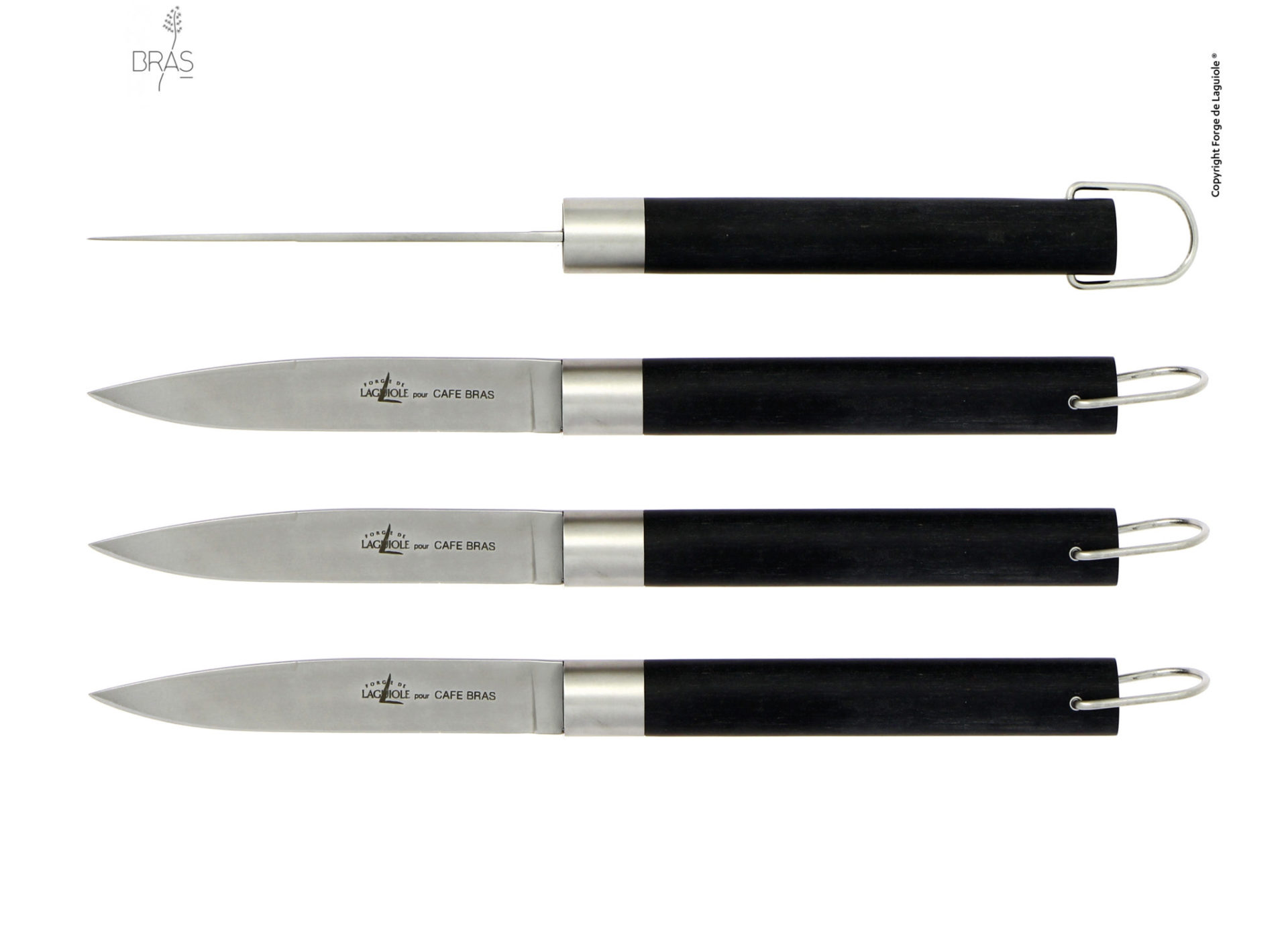Laguiole Messer-Set für Café Bras mit dunklem Griff, 4-teilig Vier hochwertige Küchenmesser von Laguiole für Café Bras, mit dunklen Griffen und Edelstahlklingen, nebeneinander liegend.