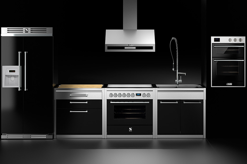 Moderne schwarze Küchenzeile mit Kühlschrank, Herd, Dunstabzugshaube, Spüle und Backofen Elegante, moderne Küchenzeile in Schwarz mit Edelstahl-Kühlschrank, Herd, Dunstabzugshaube, Spüle und Einbaubackofen