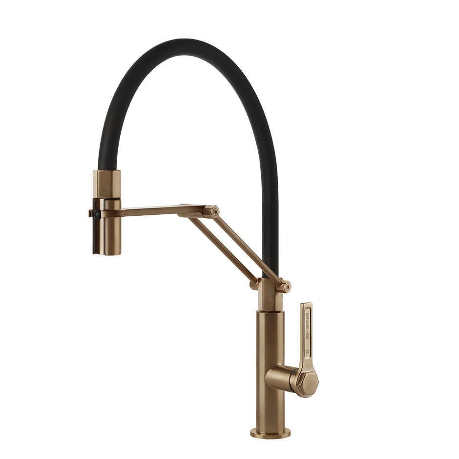 Küchenarmatur Messing mit schwarzem Flexschlauch