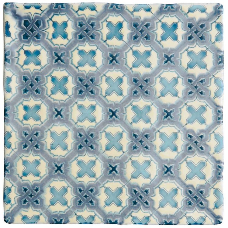 Quadratische Fliese mit blau-grauem, geometrischem Muster