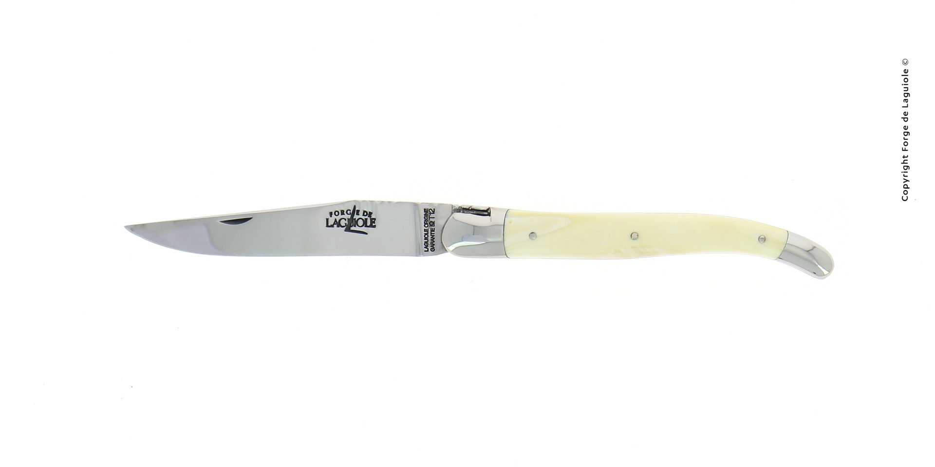 Laguiole Taschenmesser mit Griff aus hellem Horn, hochwertige Klinge, handgefertigt von Forge de Laguiole Klassisches Laguiole Taschenmesser mit polierter Edelstahlklinge und ergonomischem Griff aus hellem Horn, handgefertigt