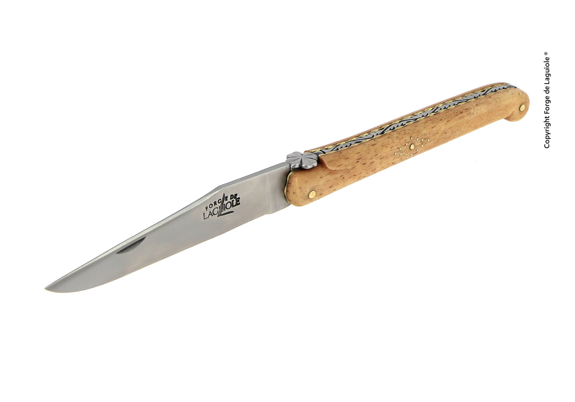 Laguiole Taschenmesser mit Holzgriff und verzierten Details – Hochwertiges Klappmesser Hochwertiges Laguiole Taschenmesser mit Holzgriff und dekorativen Elementen, elegante Handwerkskunst