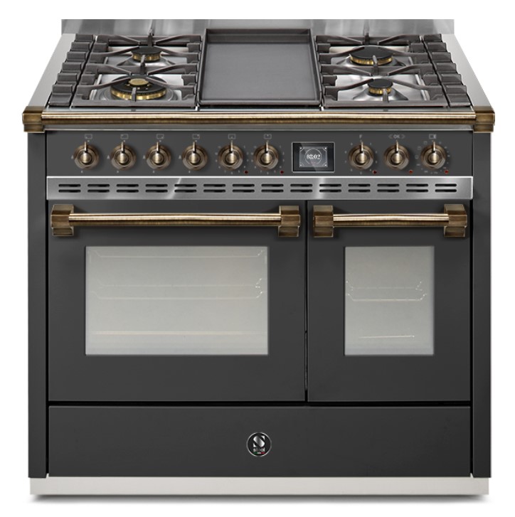 Moderner Standherd mit sechs Gas-Kochfeldern, Grillplatte, zwei Backöfen und eleganten Metallgriffen in Schwarz-Gold