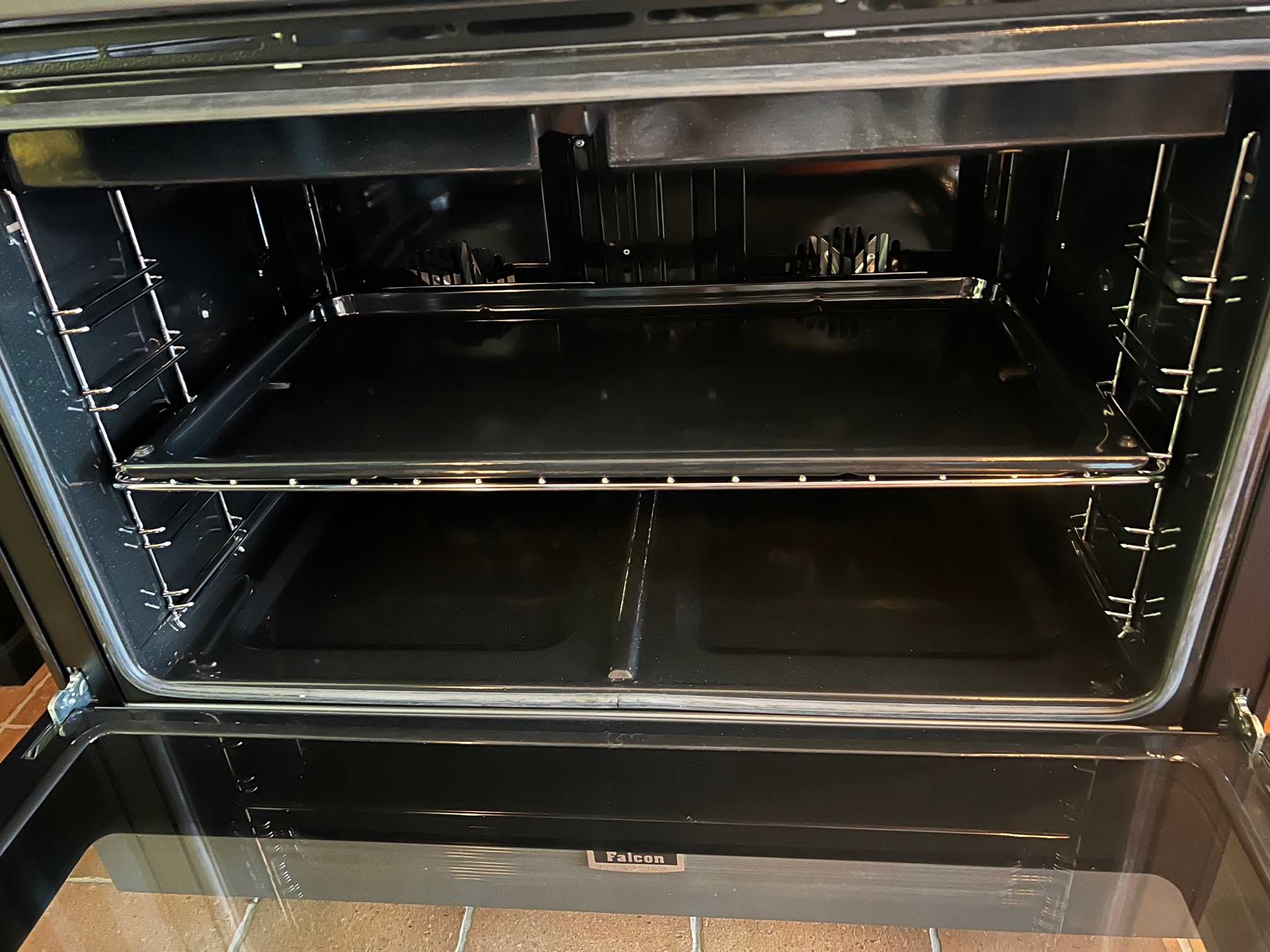 Backofen mit Falcon Backblech FX90, vollflächig, 675x355