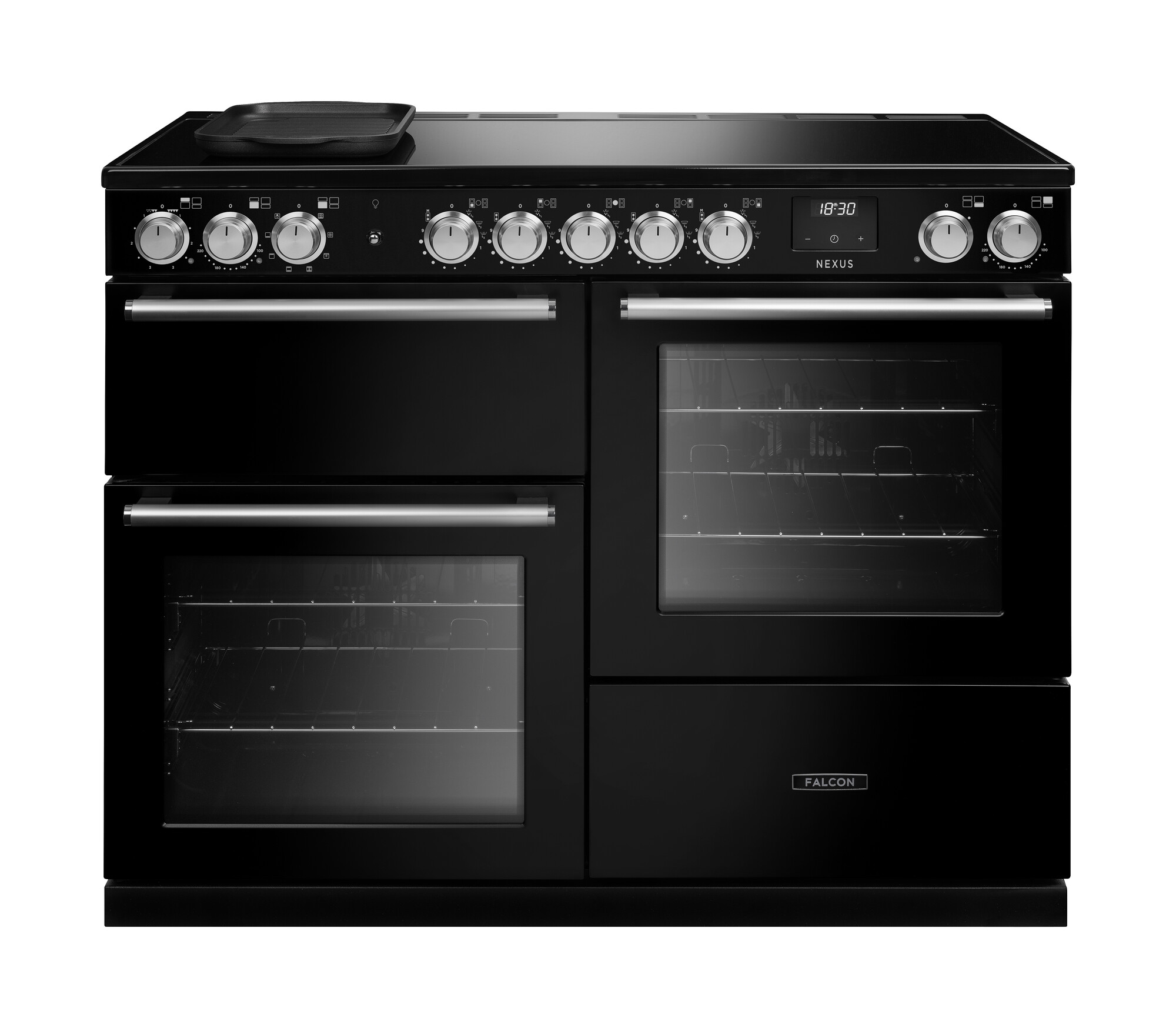 Schwarzer Falcon Nexus 110 Range Cooker mit Induktionskochfeld, zwei Backöfen, separatem Grill und Stauraumfach; frontale Ansicht mit Bedienknebeln und Digitalanzeige – hochwertiger Standherd für große Küchen.