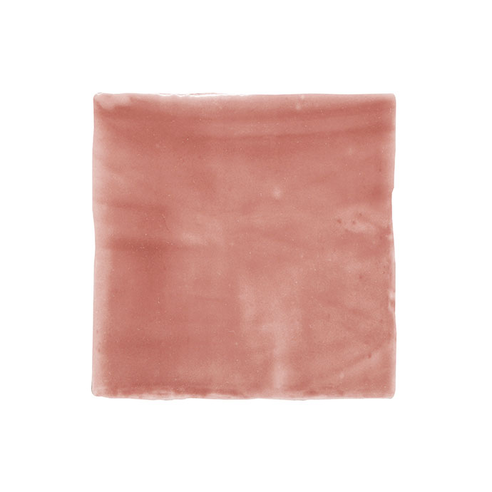 Quadratische, rosafarbene Keramikfliese mit glänzender Oberfläche – ideal für Wand- und Bodengestaltung Rosafarbene, quadratische Keramikfliese mit glänzender, leicht unregelmäßiger Oberfläche