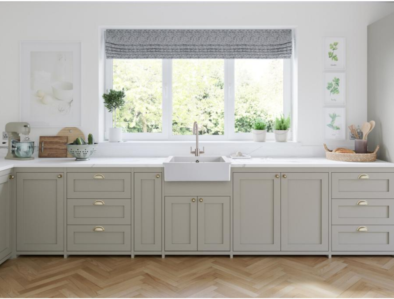 Rangemaster Hartland 60 Fireclay-Keramikspülbecken mit großem Einzelbecken und sichtbarer Belfast-Front, als Einbaubecken in heller Küche unter dem Fenster, 629×494 mm, für 60‑cm-Unterschrank, Hersteller Shaws of Darwen