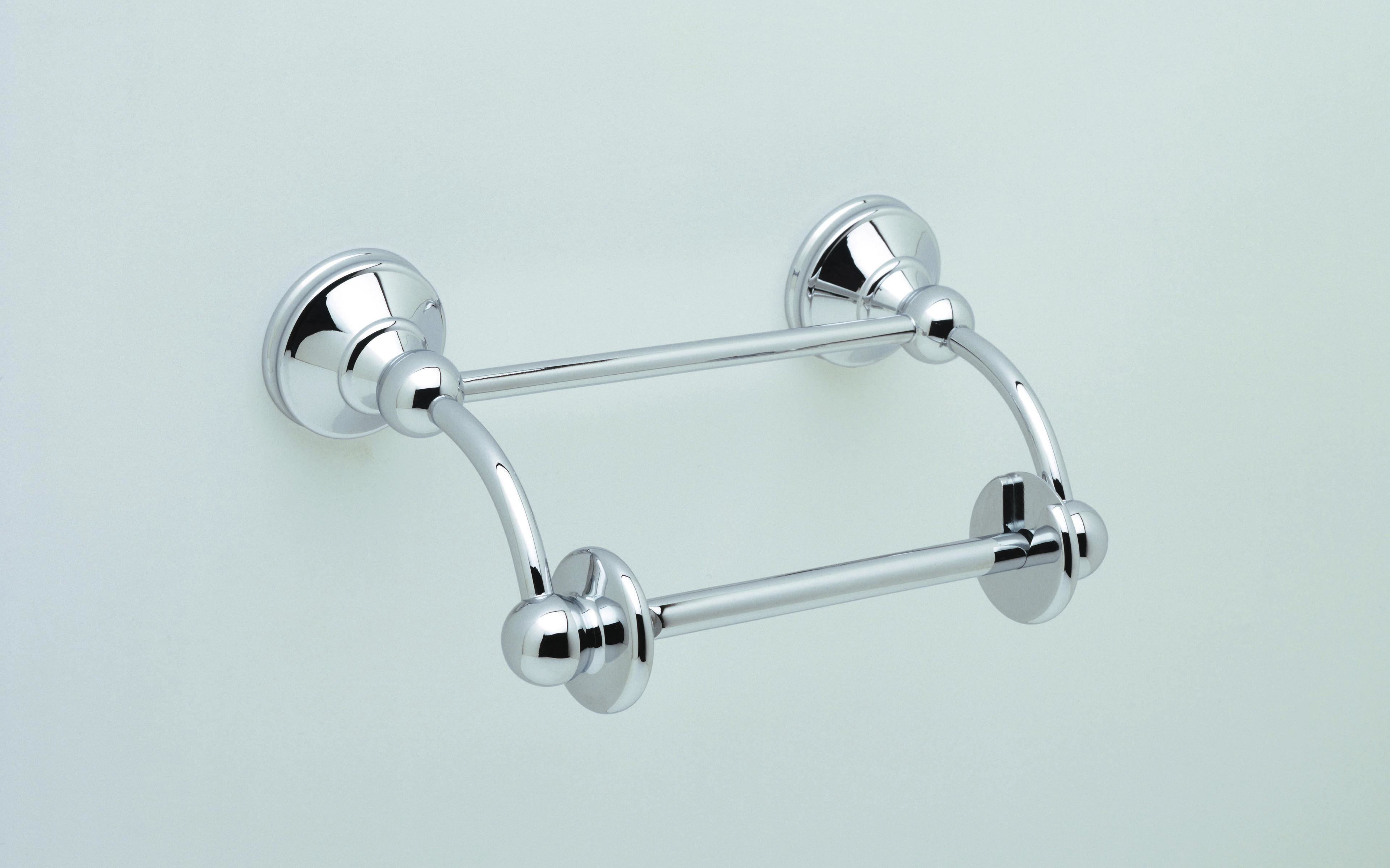 Perrin & Rowe Georgian 6648 Toilettenpapierhalter mit Schwenkarm – Detailansicht in Chrom