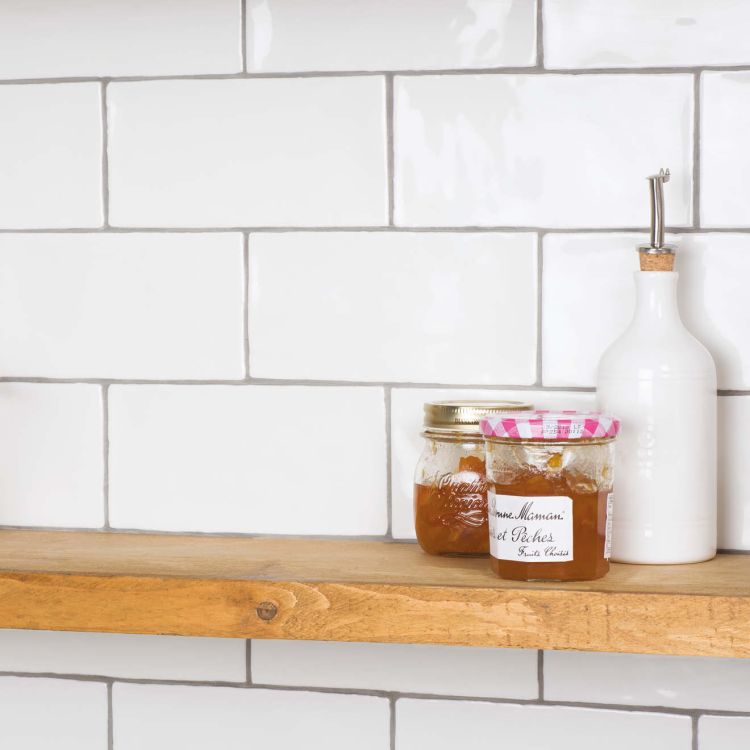 Weiße Keramik Brick Tile mit rustikalen Kanten, craquelé
