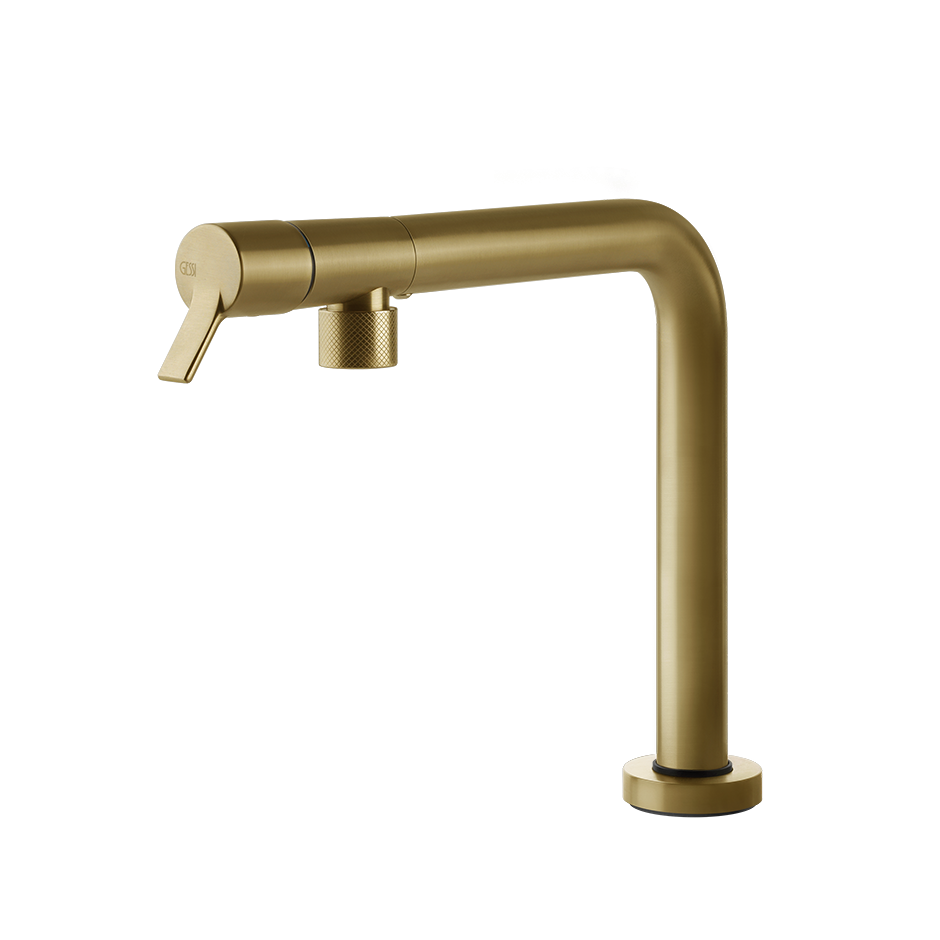 Moderne goldene Küchenarmatur mit schwenkbarem Auslauf