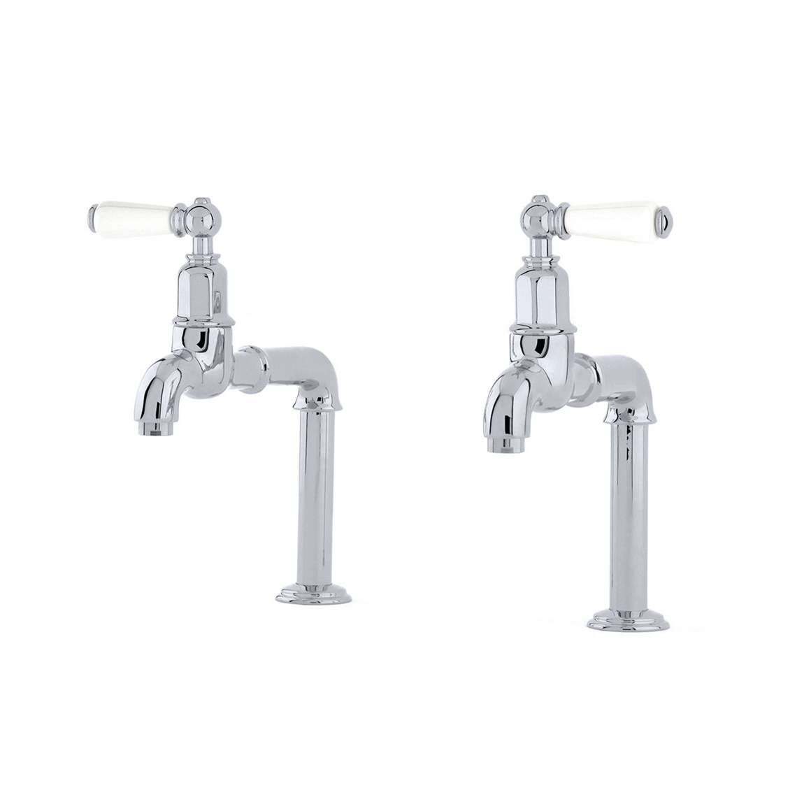 Zwei klassische Chrom-Wasserhähne mit weißen Griffen für Waschbecken oder Küchenspülen Zwei verchromte Wasserhähne mit weißen Griffen vor weißem Hintergrund, ideal für Küche oder Bad