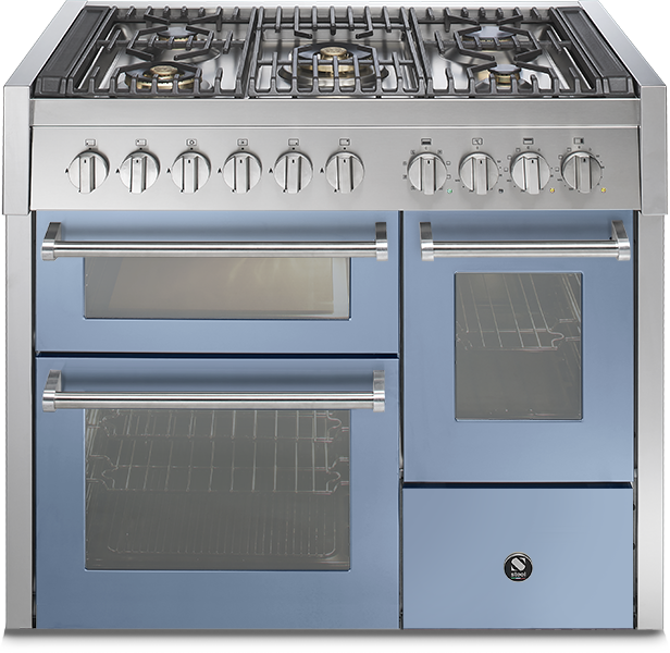 Professioneller Standherd mit sechs Gas-Kochfeldern und drei Backöfen in Edelstahl-Blau Moderner Edelstahlherd mit sechs Gas-Kochfeldern und drei Backöfen, blaue Front, breite Edelstahlgriffe, Ansicht von vorne