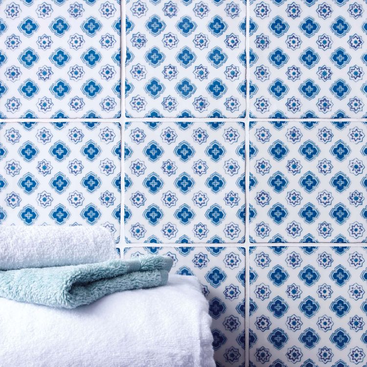 Keramikfliese Chateaux Bourron Papyrus, blaues Muster