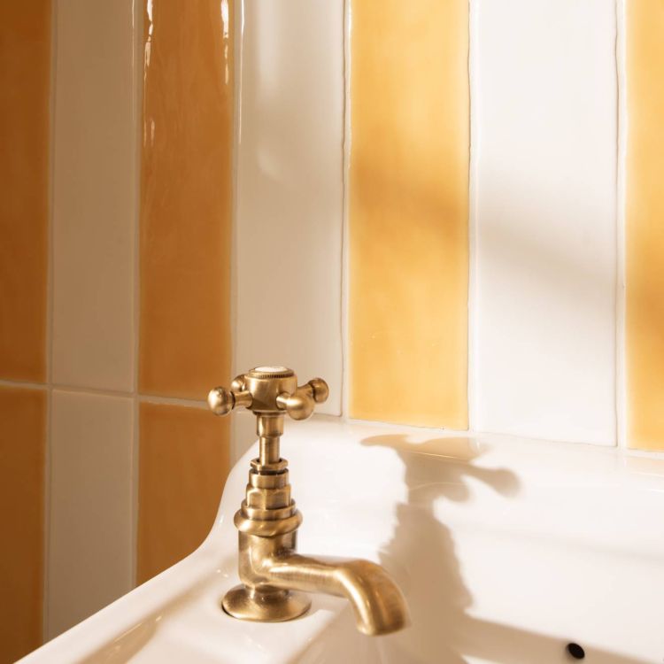 Handgefertigte Cosmopolitan Papyrus Narrow Brick Wandfliese