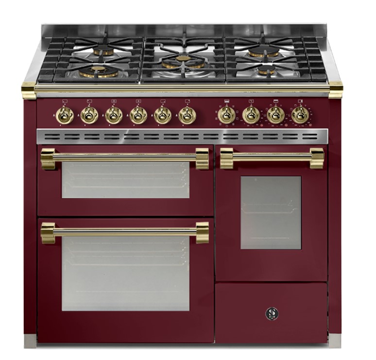 Luxuriöser bordeauxroter Standherd mit sechs Gas-Kochfeldern, drei Backofentüren und vergoldeten Bedienelementen