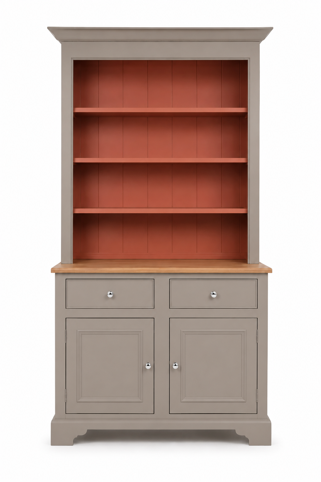 Produktfoto: grauer Buffetschrank im Landhausstil mit Holzplatte, offenen Regalböden und terrakottafarbenem Rückwandpaneel; unten 2 Schubladen und 2 Türen – ideal für Küche oder Esszimmer