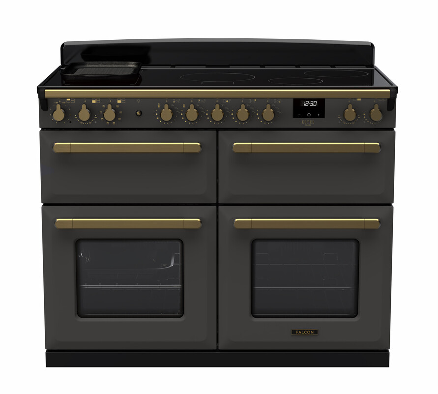 Schwarzer Falcon Range Cooker mit goldfarbenen Griffen und Knöpfen, vier Backöfen und einem Ceran-Kochfeld