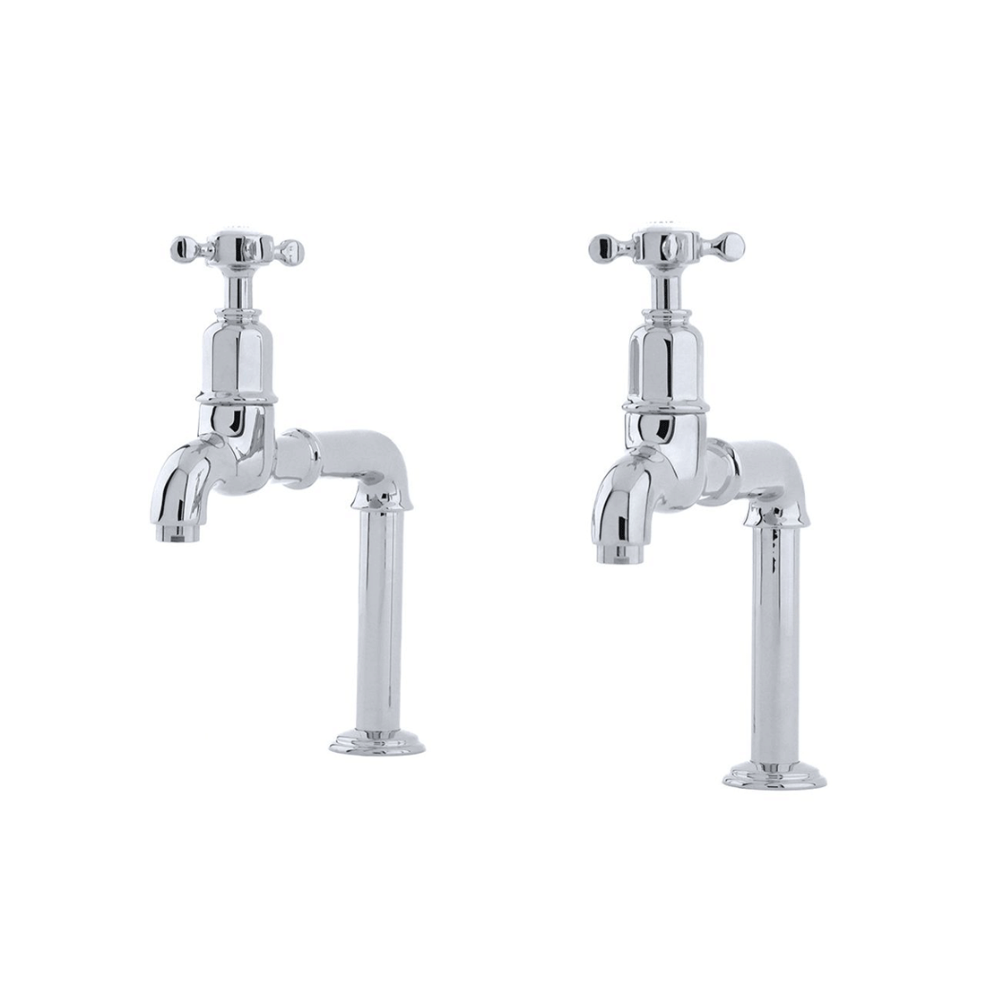 Zwei klassische verchromte Wasserhähne für Waschbecken, Set für Badezimmer oder Küche Abbildung von zwei verchromten Wasserhähnen mit Kreuzgriffen, geeignet für Waschbecken in Bad oder Küche