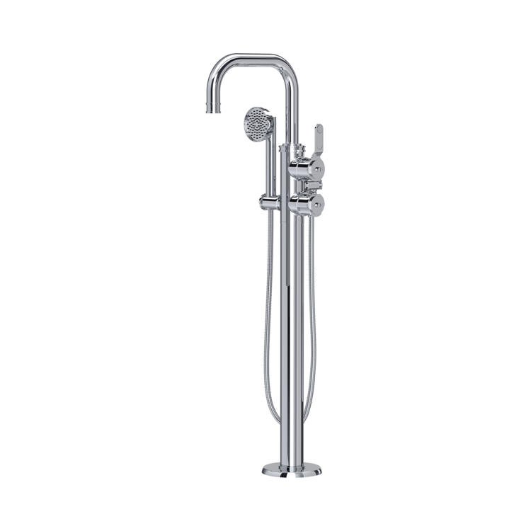 Moderne freistehende Wannenarmatur aus Chrom mit hohem Auslauf, Einhebelmischer, Umschalter und flexibler Handbrause; elegante Standarmatur zur Bodenmontage für Badewannen